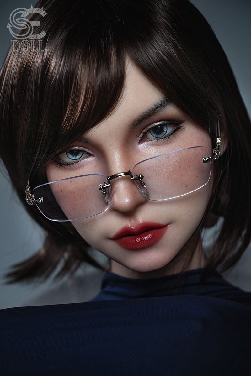 SEDOLL Ellis face close up realistic facial details