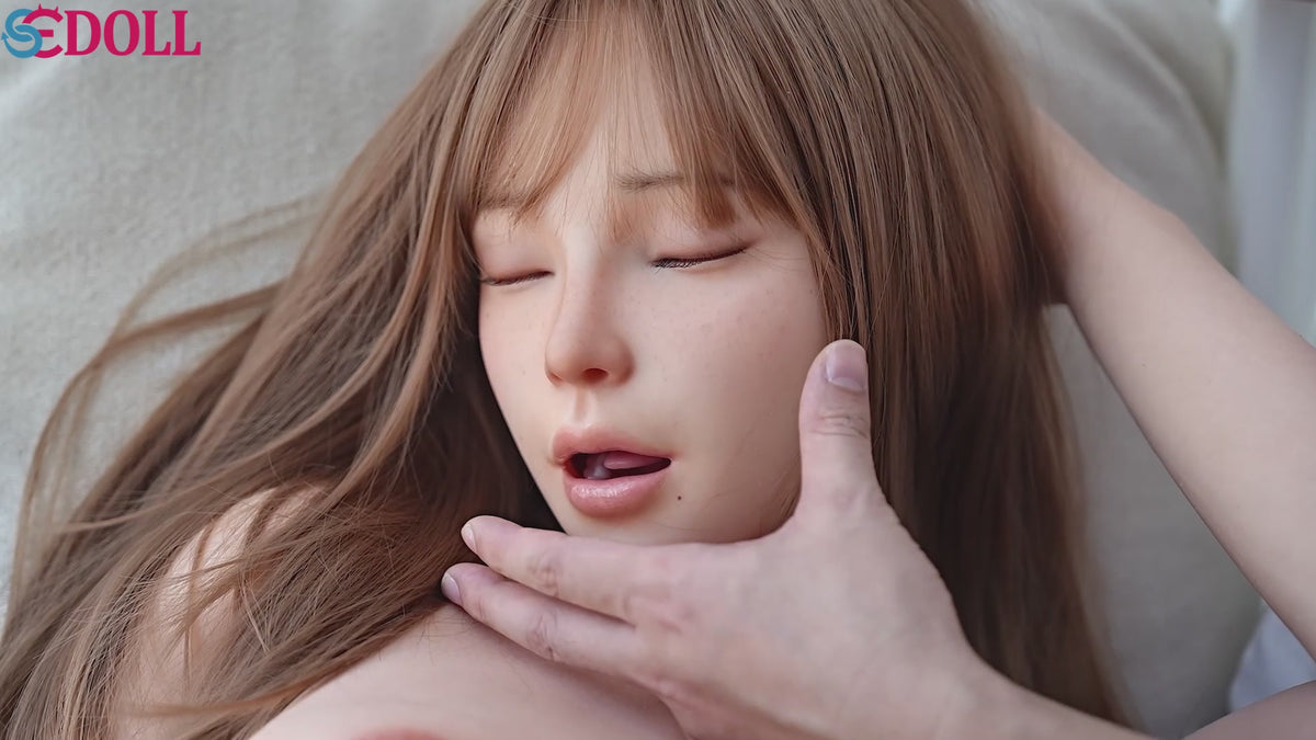 SEDOLL face breast close up